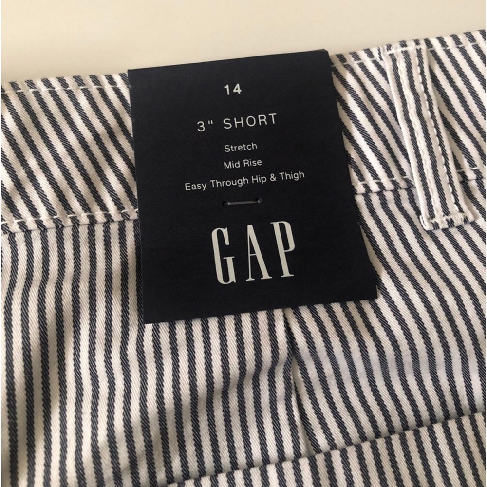 Gap stripe shorts